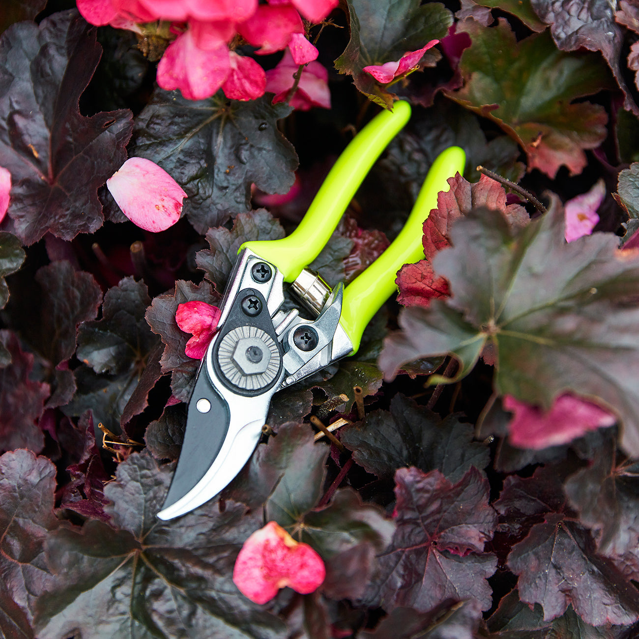 Yellow Fluorescent Bypass Pocket Pruner for Small to Medium Hands