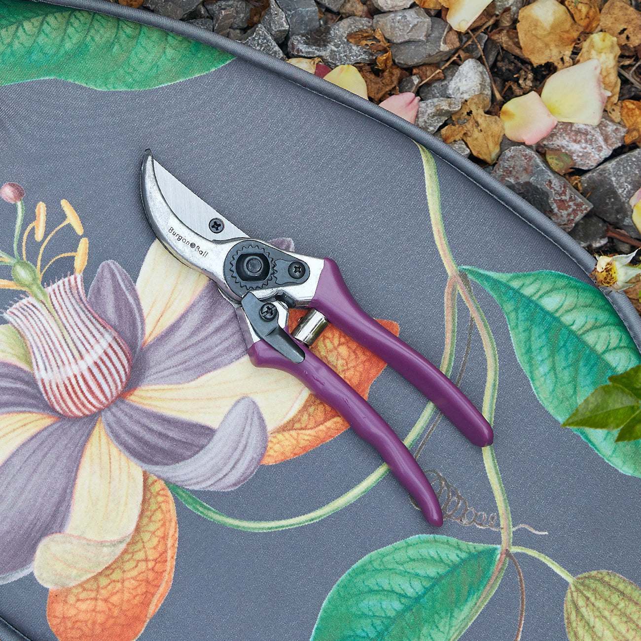 Bypass Secateur with Coloured Comfort Grip Handles Purple Garden Tool