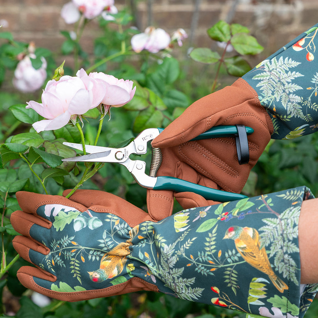 Stainless Steel Scissor Action Garden Snips with Green Handles